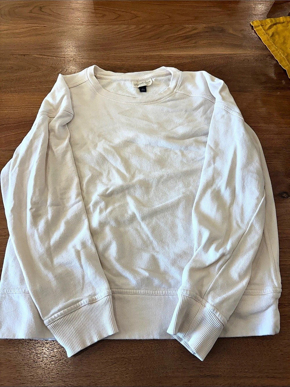 Universal Thread White Crewneck Sweatshirt Like New